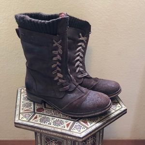 Brown MTNG boots. Leather, made in Spain.